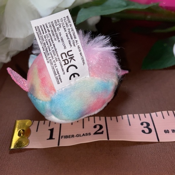 Squishville by Squishmallows 2” Mini Squishmallow with Fashion Accessory Set 6 - Picture 14 of 15